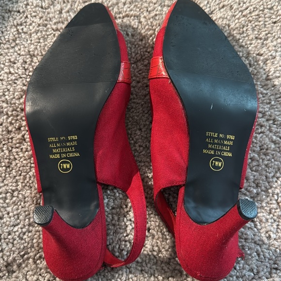 Red Heels - Picture 3 of 4